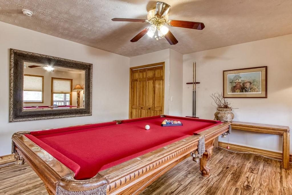The Nuthouse Ii, Pool Table, Wifi, 1089 Free Tickets Each Paid Day, Dollywood And More Sevierville Quarto foto