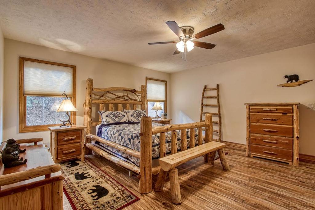 The Nuthouse Ii, Pool Table, Wifi, 1089 Free Tickets Each Paid Day, Dollywood And More Sevierville Quarto foto